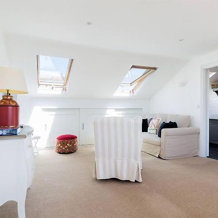 Spacious 3 Bedroom Flat With Terrace London Exteriör bild