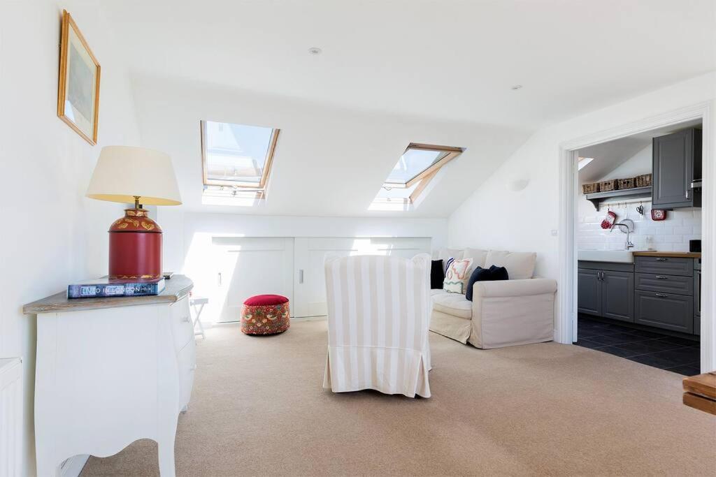Spacious 3 Bedroom Flat With Terrace London Exteriör bild