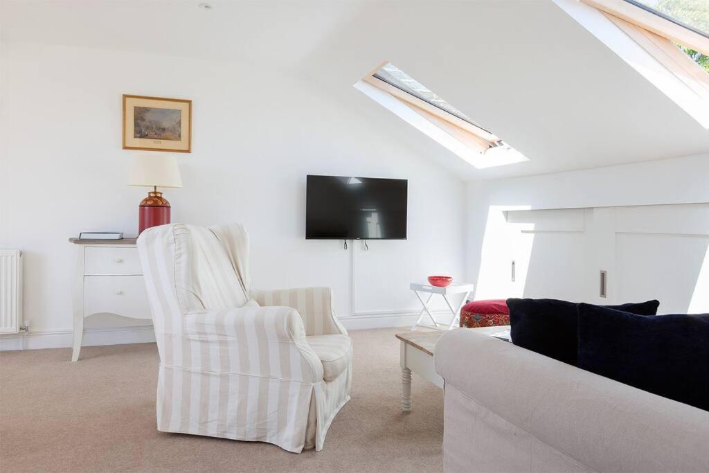 Spacious 3 Bedroom Flat With Terrace London Exteriör bild